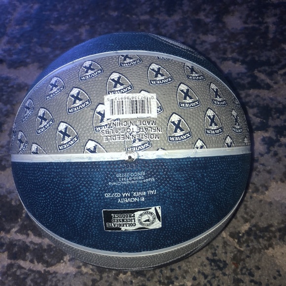 Men’s Xavier Basketball - Picture 3 of 3